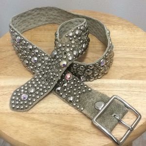 Gorgeous Leather Belt w/ rhinestones like new 38”
